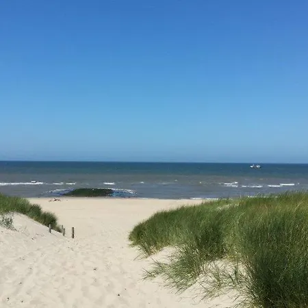 Zoute Bries, In Natuurgebied En Vlakbij Het Callantsoog