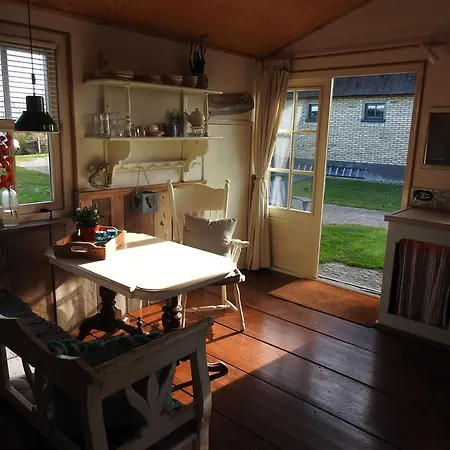 Zoute Bries, In Natuurgebied En Vlakbij Het Chalé