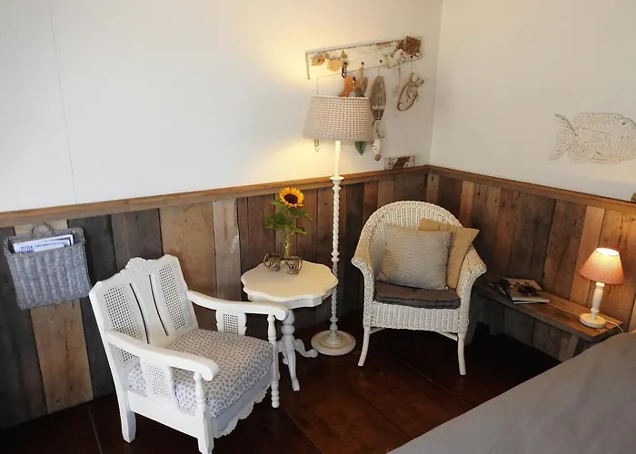 Zoute Bries, In Natuurgebied En Vlakbij Het Chalet Callantsoog